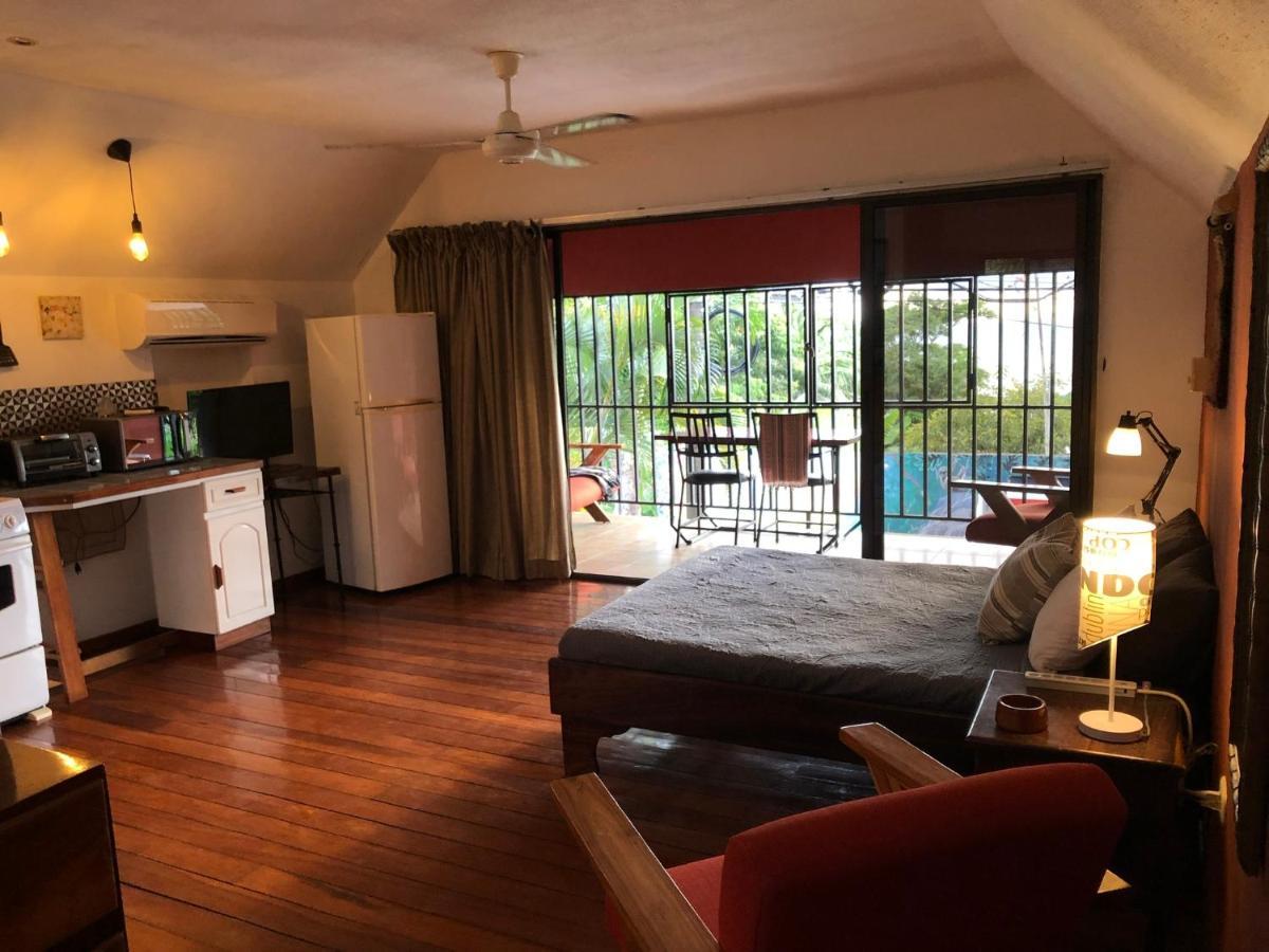 Cockatoo Studio Apartments Manuel Antonio Eksteriør billede